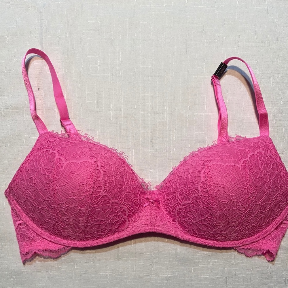 Victoria Secret Dream Angels Wireless Padded Bra. 36C. Pink. NWT.